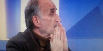 E ka të birin të sëmurë, ta rrëqeth shpirtin Edomd Tupe: Sikur Zoti të shëronte ty do jepja jetën time unë, më fal o bir se do iki nga kjo botë një ditë…