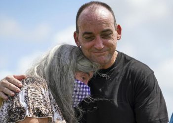 I dënuar me v.de.kje, më pas me b.urg.im përjetë, lirohet pas 37 vitesh si i pafajshëm. Akuzat që rëndonin mbi të dhe zbulimi i së vërtetës