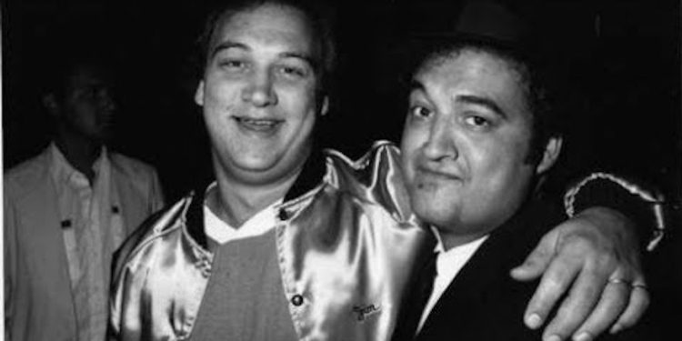 James Belushi tregon arsyen pse vëllai i tij John përdorte d.rogëra: Sot do të ishte gjallë nëse k.anabisi do ishte i ligjshëm