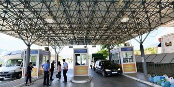 Merr fund kriza e Kakavijës, kalojnë të gjitha makinat: Rregullat strikte të futjes në Greqi nga sot