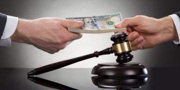 Skandalet e drejtësisë! Vetingu i nxjerr zbuluar: Gjyqtarët e prokurorët mijëra euro shpenzime për studimet e fëmijëve jashtë vendit, nga SHBA, në Holandë