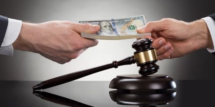 Skandalet e drejtësisë! Vetingu i nxjerr zbuluar: Gjyqtarët e prokurorët mijëra euro shpenzime për studimet e fëmijëve jashtë vendit, nga SHBA, në Holandë