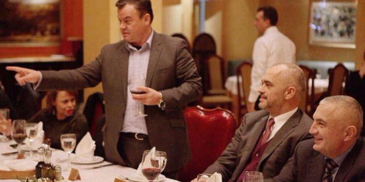 Këshilltari Metës, Lehsi këshillon nga “qymezi” dhe Veliajn: Nuk është Meta armiku yt, po Rama. Ki kujdes se do rikthejë Saimir Tahirin