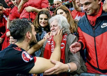 “Lamtumirë Shqipëri”! Mërgim Mavraj merr vendimin e papritur, jep lajmin surprizues përmes postimit emocionues (Video)