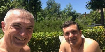 Kandidatët e Metës për Kushtetuesen element të “përlyer”! KED i jep ‘goditjen’ e fortë: I ndalon zyrtarisht kandidaten e tij për të qenë pjesë e Gjykatës Kushtetuese, KPA i ndaloi emërimin për 15 vjet