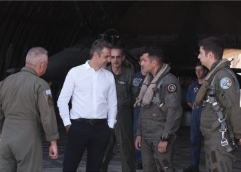 “Do iu tregojmë vendin turqve”: Kryeministri grek, “mesazh” Ankarasë nga baza e avionëve luftarakë