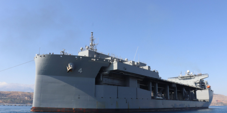 Tensionet me Turqinë: Mediat greke nxjerrin fotot e fregatës së dëmtuar! “Përbindëshi” amerikan zbarkon në ishullin grek