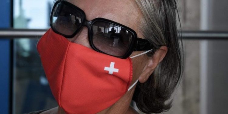 COVID-19: Zvicra në recesion pas rënies historike të PBB-së në T II 2020