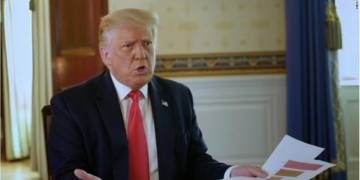 VIDEO virale / “Një mijë amerikanë po vdesin çdo ditë”: Gazetari gozhdon Donald Trump-in, që humbet toruan