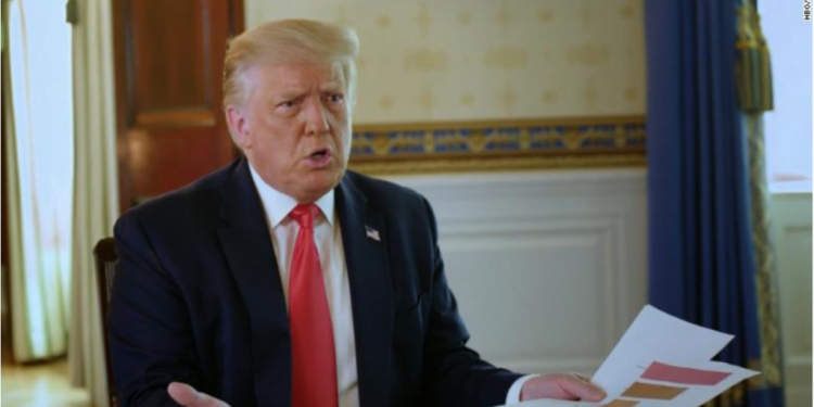 VIDEO virale / “Një mijë amerikanë po vdesin çdo ditë”: Gazetari gozhdon Donald Trump-in, që humbet toruan