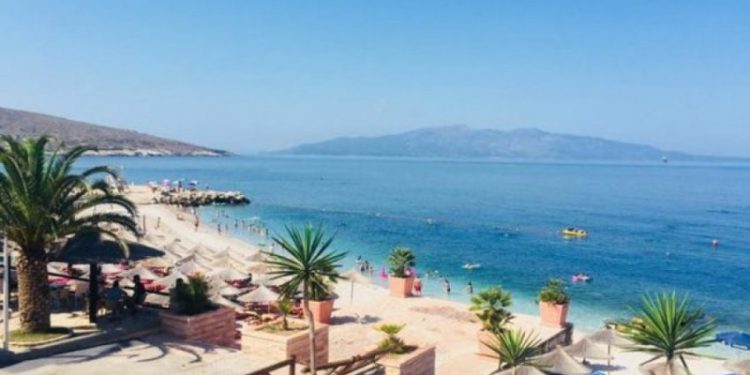 Rrëfehet serbi që jeton në Sarandë: Parkova makinën para hotelit dhe mendova se shqiptarët do ma ndanin në dysh