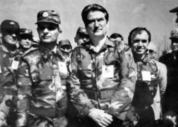 Procesverbali: Si u shpartalluan për 12 ditë batalionet e Berishës për shtypjen e Jugut, kur dorëzohej Gazidede dhe arratisej ministri i Mbrojtjes, akuzat për tradhti në Parlament