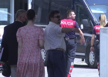 Gjykata e Apelit jep vendimin për sekuestrimin e pasurisë të Ylli Ndroqit/ Në gjyq edhe përfaqësuesi i ambasadës amerikane