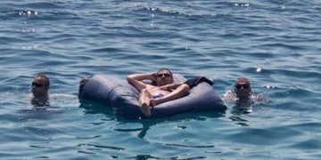 Avokatët e Ylli Ndroqit pas lajmeve të rreme: Është me pushime në jug por s’është rrezikuar nga mbytja në det! Po i bëjnë presion me lajme të pavërteta