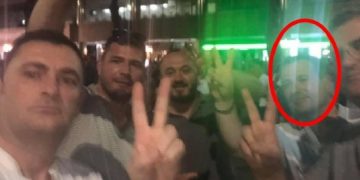 Turp për “arsimin e pavarur shqiptarë”! Dekani i fakultetit të Juridikut në Universitetin “Aleksandër Moisiu” në Durrës militanti që digjte Tiranën në pranga bashkë me gruan