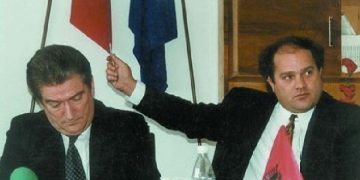 Avokati i Izet Haxhisë: Ka vdekur dita kur Berisha refuzonte të dëshmonte në gjyq! Tani do të vijë me polici, ja çfarë do ndodhë në seancën e 2 tetorit