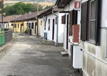 Shembulli i Tiranës dhe rasti i Potenzas në Itali, ku 40 vjet pas tërmetit, 350 familje jetojnë ende në gërmadha