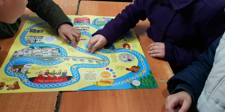 Ish-i burgosuri shqiptar shpik në qeli lojën “Ulja shtesë e dënimit”