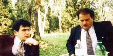 “Pse u shuan Selami, Hajdari, Pashko, Olldashi”?! Kreshnik Spahiu del me deklaratën “bombë” për ekzekutimin e Azemit: Vajzën e kanë lënë dhe ca kohë me jetu se…
