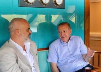 Rama, presion psikologjik Athinës para vizitës?! Publikon foton e veçantë me Erdoganin në rezidencën e tij verore: Me mikun e çmuar!