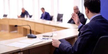 Gjiknuri i refuzoi kërkesën për mbledhjen e Këshillit Politik, Opozita e Bashkuar reagon menjëherë