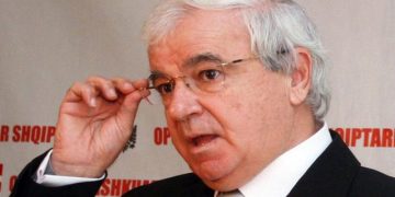 Spartak Ngjela paralajmëron arrestime të bujshme në Shqipëri: Ju tregoj se çfarë do të ndodhë pas 10 ditësh në Tiranë