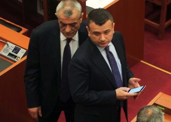 Deputeti i opozitës thirrje të fortë kryetarit të parlamentit: Të mos humbasim kohë për … Ruçi e mbështet. Ja porosia e prerë që dërgon për Ballën