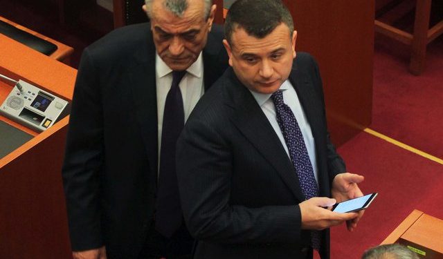 Deputeti i opozitës thirrje të fortë kryetarit të parlamentit: Të mos humbasim kohë për … Ruçi e mbështet. Ja porosia e prerë që dërgon për Ballën