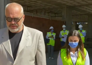 Ahmetaj shigjeton opozitën, Rama i ‘mbyll’ gojën ministrit: Lëri mo, ata s’kanë…