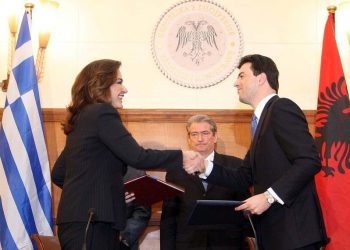 Greqia shpejton procedurat për marveshje me Shqipërinë, media greke zbulon prapaskenat: Dendias së shpejti në Tiranë! Do hidhet në tryez edhe marrëveshja e 2009 e rrëzuar nga Kushtetuesja