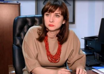 Avokatja e Popullit përplaset me Vitore Tushën për letrën e Dvoranit: Nuk na informove, nuk i zë më besë shtypit