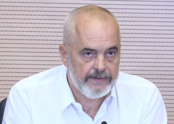 “Do jetë një vit shkollor shumë i gjatë dhe më i vështiri në histori”! Rama me tone të ashpra zbardh detaje për procesin mësimor: Ja porosia e prerë që dha për mësuesit “e padisiplinuar” me situatën