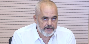 “Do jetë një vit shkollor shumë i gjatë dhe më i vështiri në histori”! Rama me tone të ashpra zbardh detaje për procesin mësimor: Ja porosia e prerë që dha për mësuesit “e padisiplinuar” me situatën