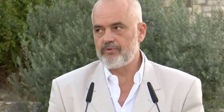 Rama akuzon deputetët se janë në gjumë dhe i kërcënon me mosrikandidim, valë kritikash në mbledhje grupi, pritet furtunë në PS e qeveri