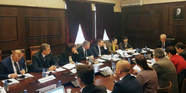 Zbardhen debatet në KED, ja si SHBA rrëzoi Xhaferllarin dhe këshilltarin e presidentit për ndryshimin e akteve dhe rregulloreve