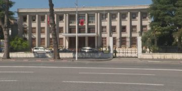 Opozita në union, një tjetër parti opozitare me qëndrim të unifikuar në zyrën e Presidentit, kjo është data e propozuar për zgjedhjet e 2021-ishit