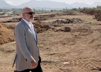 “Prej rrënojave të tragjedisë po lind një jetë e re”! Kryeministri Rama publikon pamjet dhe ka dy fjalë: Ata që u goditën më shumë…