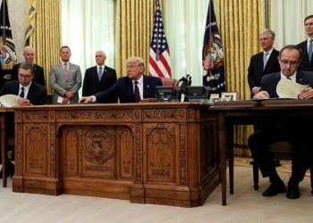 Pakti Kosovë-Serbi alarmon Presidencën, nisin goditjet dhe “thumbat” ndaj Trump, Uashingtoni shuplakë Metës e Berishës
