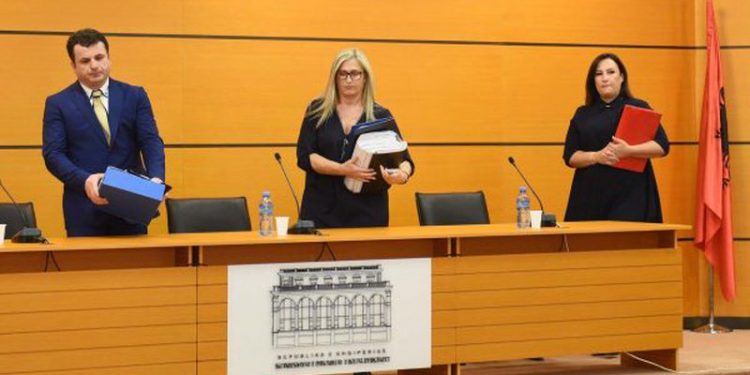 Të dhënat e vetingut, korrupsion galopant në shkallët më të larta të gjyqësorit, ja përplasjet mes KPK, DSIK dhe ILDKP