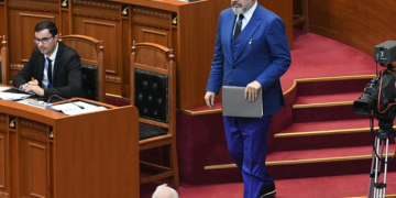Rama i shtrëngon dhëmbët Metës! paralajmëron ligj për ta nxjerrë në “pension”: Urdhër Kuvendit të bëjë gati draftin e posaçëm