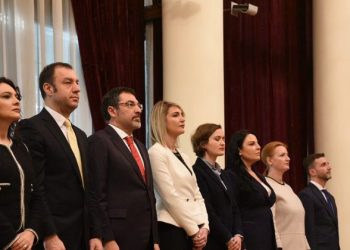Ndryshimet në qeveri, ja kush ikën dhe emrat që pritet të futen në kabinet, rikthehen të shkarkuarit dhe shkëmbehen postet