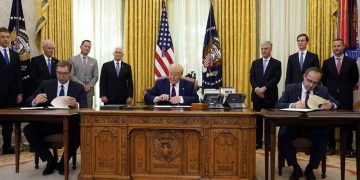 “Trump i bëri bashkë”! Marrëveshja Kosovë-Serbi, reagon Shtëpia e Bardhë dhe zbardh prapaskenat: Diçka që askush nuk mendonte se do të ishte e mundur!
