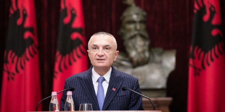 Njeriu i bllokut 700 mijë euro kërkon luftë antikorrupsion, sfidon amerikanët dhe sulmon SPAK, kërkon përmbysje edhe të qeverisë