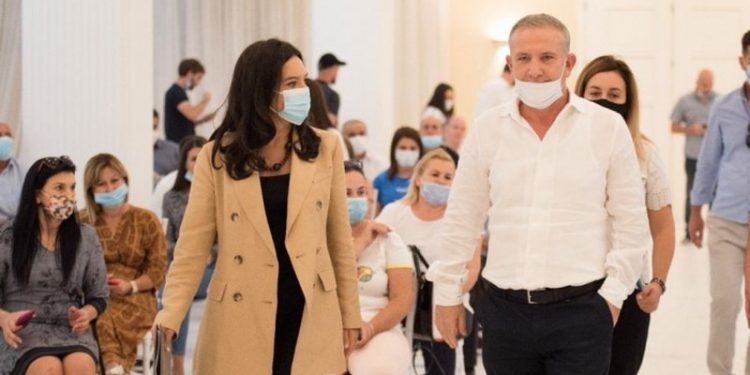 Spiropali zbarkon aty ku humbën jetën 26 persona: Ata janë kthyer në vendin e k.rimit për biznes, ne jemi këtu për të ndërtuar dhe shëruar plagët e një komuniteti të lënduar