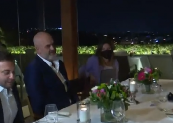 Vizita në Athinë, Rama publikon pamjet nga darka me Mitsotakis dhe jep mesazhin e fortë