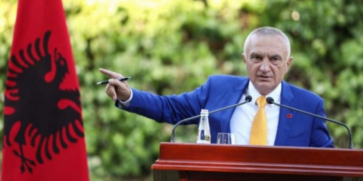 Meta si Berisha në 1998! Kërkon përballje e reagim për rrëzimin e qeverisë: Del krah PD dhe LSI për konsultat me ODIHR mbi koalicionet