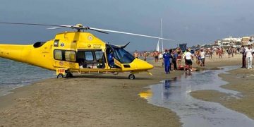 Atentat si nëpër filma! Plas arma në ‘Bora Bora’, shqiptari qëllohet teksa merrte rreze në plazh