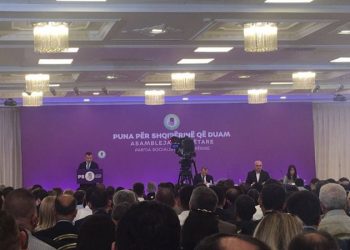 Rikthehet ankthi në radhët e ministrave, Asambleja mblidhet javën e parë të tetorit, Rama gati të ndryshojë skemën e spastrimeve në qeveri