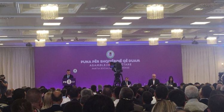 Rikthehet ankthi në radhët e ministrave, Asambleja mblidhet javën e parë të tetorit, Rama gati të ndryshojë skemën e spastrimeve në qeveri