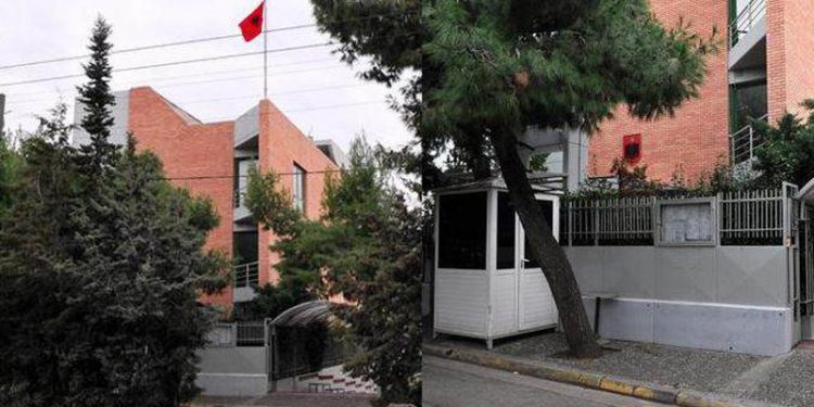 Ambasada shqiptare në Greqi ka një lajm të mirë për emigrantët